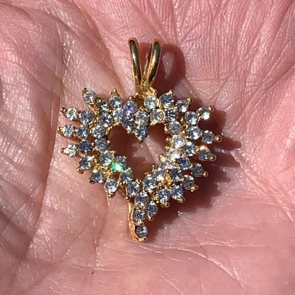 Indiscernible Jewelry - 14K Yellow Gold and Diamond Cluster Heart Pendant